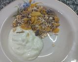 Foto del paso 3 de la receta: Bowl estilo cafetería con frutillas