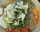 Foto langkah ke 2 dari resep Sop Bakso Sayur.