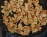 Foto del paso 2 de la receta: Pollo con champiñones en crema keto