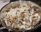 A picture of step 4 of Ginger Sautéed Mushrooms.
