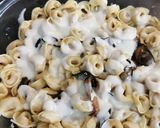 Foto del paso 5 de la receta: Tortellini con Berenjena en Salsa Blanca al gratín