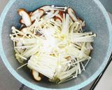 A picture of step 2 of Spicy Miso Shirataki Ramen with Mushrooms.