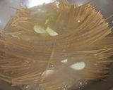 ［一鍋到底］蒜香蛤蜊義大利麵的食譜步驟3照片