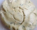 A picture of step 1 of Dhania Chapati.