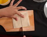 Foto langkah ke 1 dari resep Cemilan termurah, Hanya 3 bahan saja | Lumpia Mini Coklat.