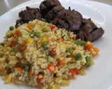 Hagymán sült csirkemáj zöldséges bulgurral recept fázis 5 fotója