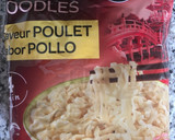 Foto del paso 2 de la receta: Fideos chinos con pollo y huevo facilísimo