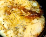 Foto del paso 3 de la receta: Provolone con rúcula, tomatines, cebolla roja grillados con miel