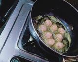 A picture of step 2 of Punjabi style meatball curry.