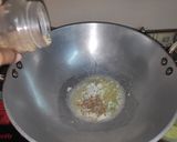 A picture of step 2 of Hariyali Pav bhaji.