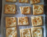 Foto del passaggio 2 della ricetta Pizzette 15 minuti con fichi, gorgonzola piccante & crudo