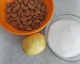 Foto del passaggio 1 della ricetta Torrone siciliano (Minnulata)