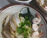 Foto langkah ke 8 dari resep Mie Udang Ala Singapura.