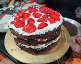 चॉकलेट केक स्ट्राबेरी के साथ (Chocolate cake with strawberry recipe in hindi) रेसिपी चरण 13 फोटो