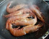Foto del paso 3 de la receta Gambones con genjibre, cebolla y soja