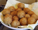 Foto del paso 2 de la receta: Bolas de arroz jazmín con carne rellenas de quesos