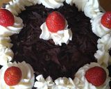 Foto langkah ke 6 dari resep Black forest ala Tintin Rayner.