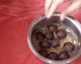 A picture of step 5 of Mawa Gulab jamun.