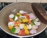 A picture of step 3 of Boiled egg fry.