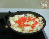 Hình bước làm 3 của món Lòng Nhồi Xào Rau Củ 순대볶음