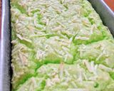 Foto langkah ke 6 dari resep Keto Pandan Coconut Cake.