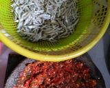 Foto langkah ke 1 dari resep Sambelan teri.