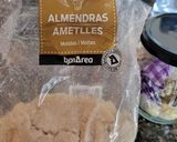 Foto del paso 1 de la receta: Rollitos de hojaldre rellenos de dulce de membrillo, almendras y leche condensada