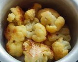চিংড়ি ফুলকপির সবজি (chingri cauliflower sabji Recipe in Bengali) রেসিপি ধাপ - 2 ছবি