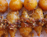 Foto del paso 13 de la receta: Calamares rellenos de carrilleras en su sofrito y patatas guisadas