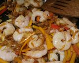 A picture of step 2 of Prawn, veg and noodle stir fry.