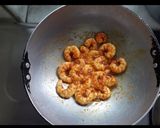 A picture of step 4 of Dapolikar's style spicy prawns masala with daboli😋.