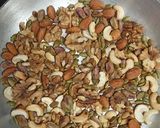 A picture of step 1 of Dry fruit and nuts balls.