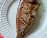 Foto del paso 9 de la receta: Brecas a la plancha con crujiente de ajos y almendras