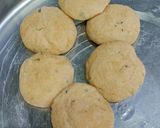A picture of step 1 of Wheat Flour Mathari.