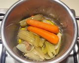Foto del passaggio 9 della ricetta Polpette di sedano con bollito e salsa di verdure