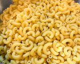 Foto langkah ke 1 dari resep Macaroni Schotel Panggang Premium.