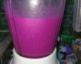 Foto langkah ke 4 dari resep Smoothies Buah Naga Pisang Pir.
