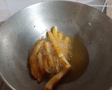 A picture of step 2 of Cheesy Mushroom French Fries.
