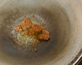 รูปขั้นตอนการทำที่ 1 ของ ผัดพริกแกงหน่อไม้ดองใส่อกไก่สับ