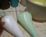Foto langkah ke 3 dari resep Bolu Kukus Semangka Mekar (ukuran 1/2 kg).