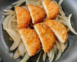 A picture of step 3 of Soft Chicken Katsu Donburi.
