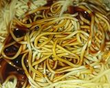 Foto langkah ke 2 dari resep Mie Goreng Pedas.