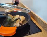 Foto del paso 1 de la receta: Pollo en salsa al estilo húngaro