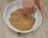 Foto del paso 1 de la receta: Cheesecake cubierto de gelatina de manzana verde