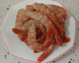 Foto del paso 1 de la receta: Guiso de caella, chocos y gambones con guisantes