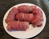 A picture of step 4 of German Rouladen.
