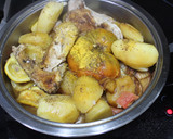 Foto del paso 3 de la receta: Contramuslos de pollo con patatas y verduras