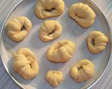 Foto del paso 11 de la receta: Medialunas de manteca 🥐🧈