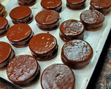 Foto del paso 9 de la receta: Alfajores de chocolate estilo marplatenses 🍫😍