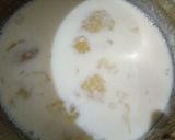 A picture of step 4 of Strawberry panna cotta.